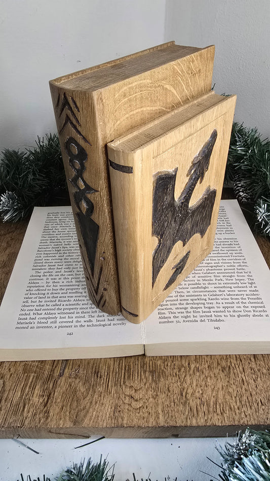 'The Dragon and Dagger'